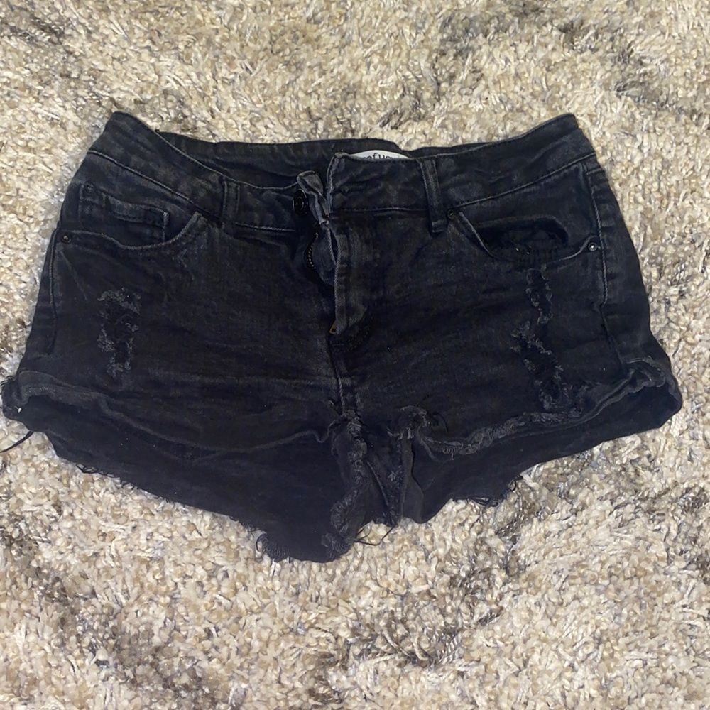 Women’s black short jean shorts